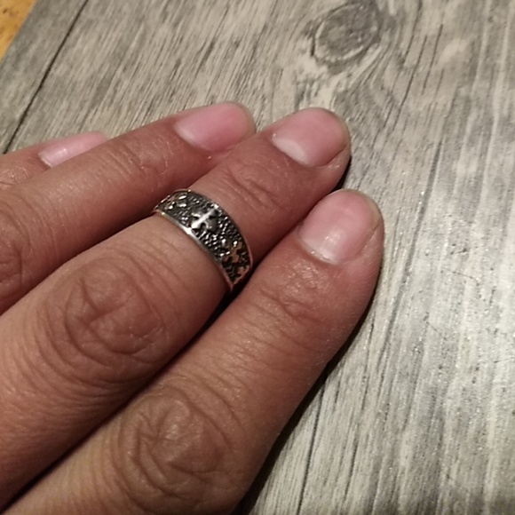 Sterling Silver cross toe ring or midi ring - Picture 2 of 3